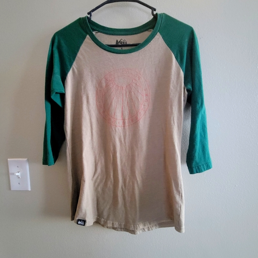 REI Women's 3/4 Sleeve Graphic Tee - S